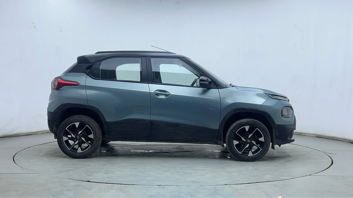 Used 2023 Tata Punch Creative IRA AMT Dual Tone Petrol Automatic exterior RIGHT SIDE VIEW