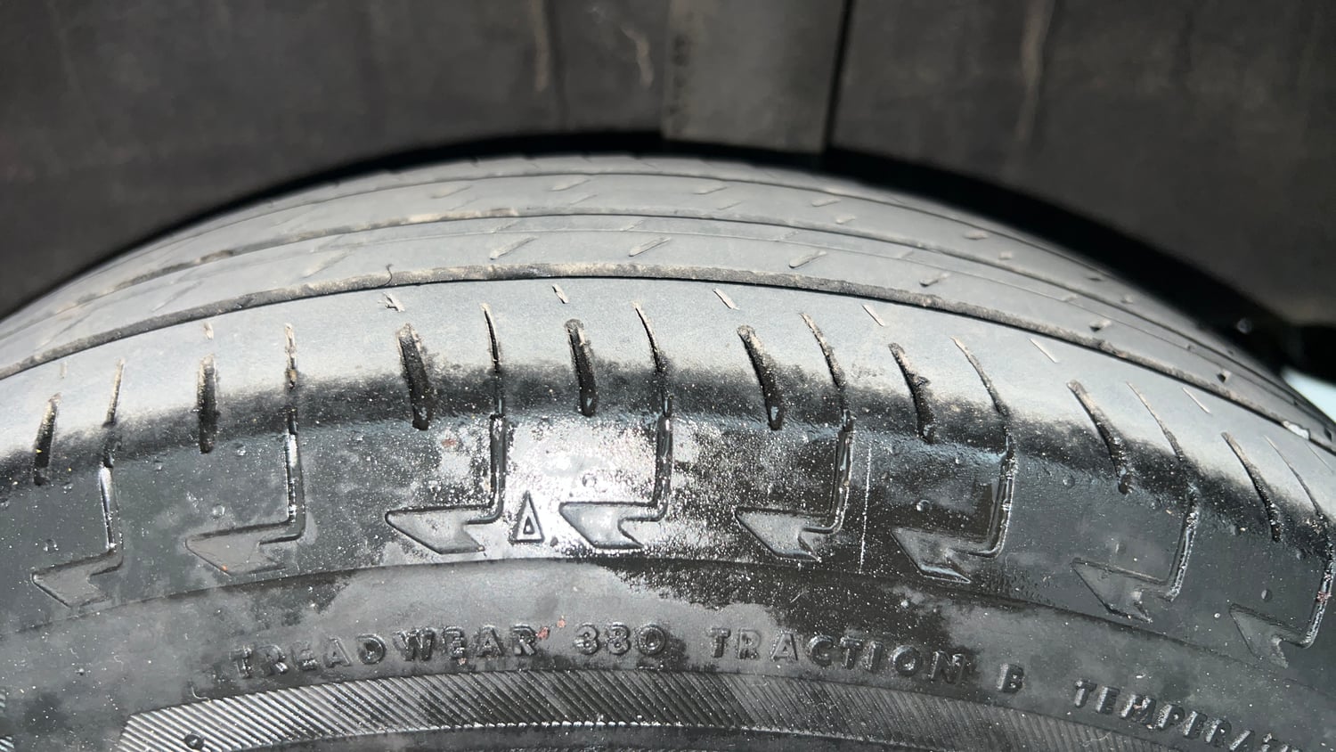 Used 2024 Renault Kwid RXT 1.0L Petrol Manual tyres LEFT REAR TYRE TREAD VIEW