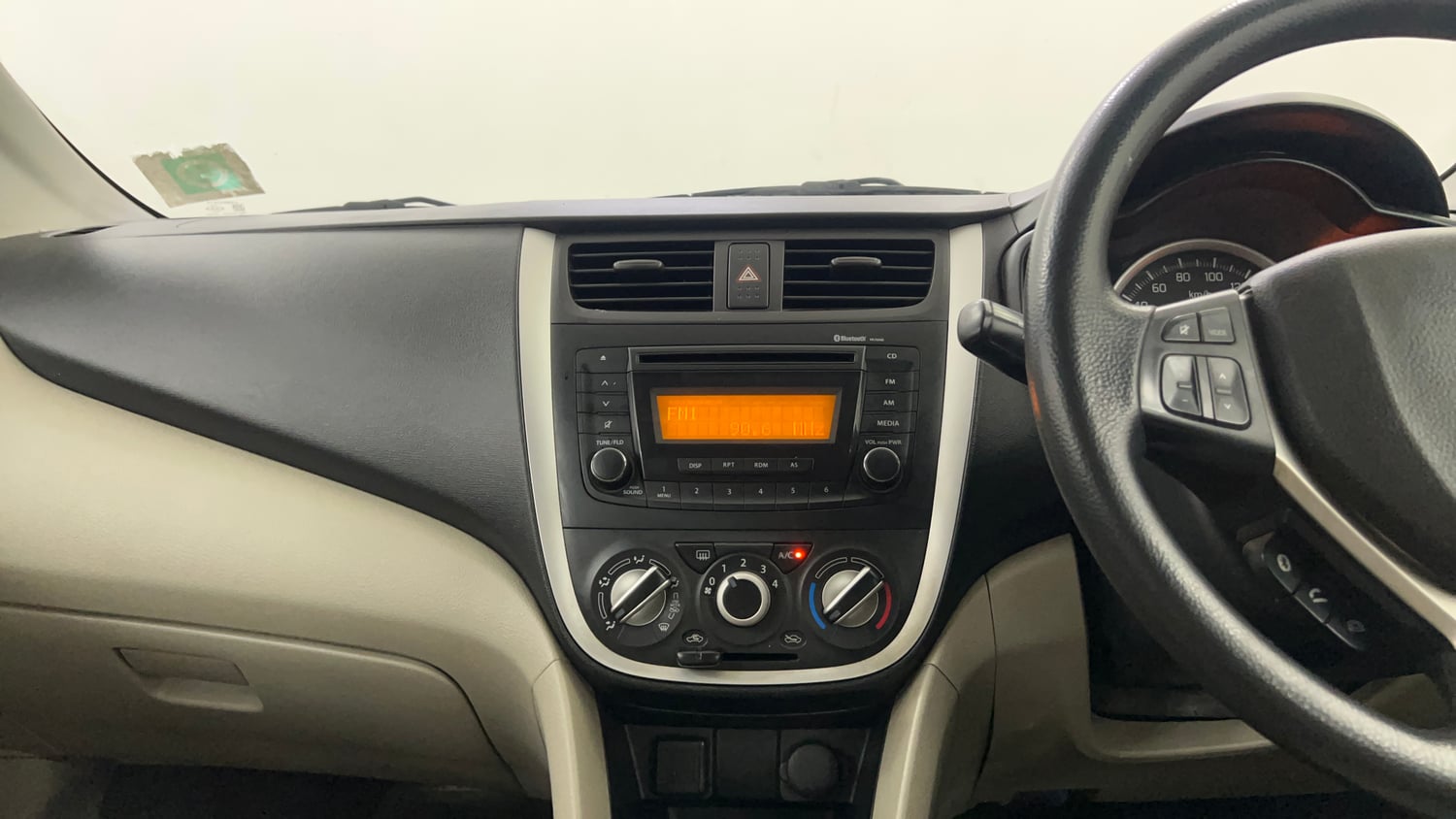 Used 2016 Maruti Suzuki Celerio ZXi AMT Petrol Automatic interior MUSIC SYSTEM & AC CONTROL VIEW