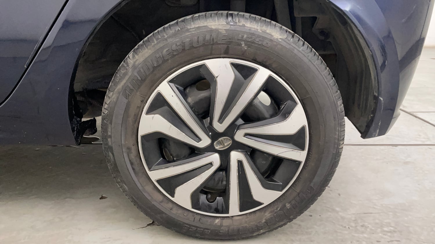 Used 2021 Tata Tiago XT Petrol Manual tyres LEFT REAR TYRE RIM VIEW