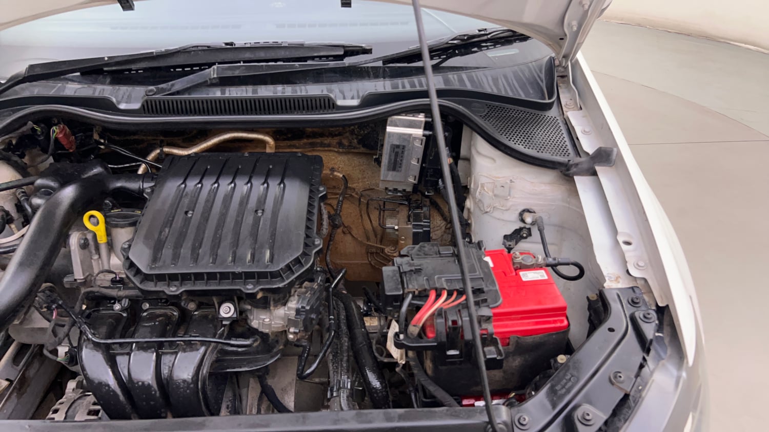 Used 2018 Volkswagen Polo Comfortline 1.0L (P) Petrol Manual engine ENGINE LEFT SIDE HINGE & APRON VIEW