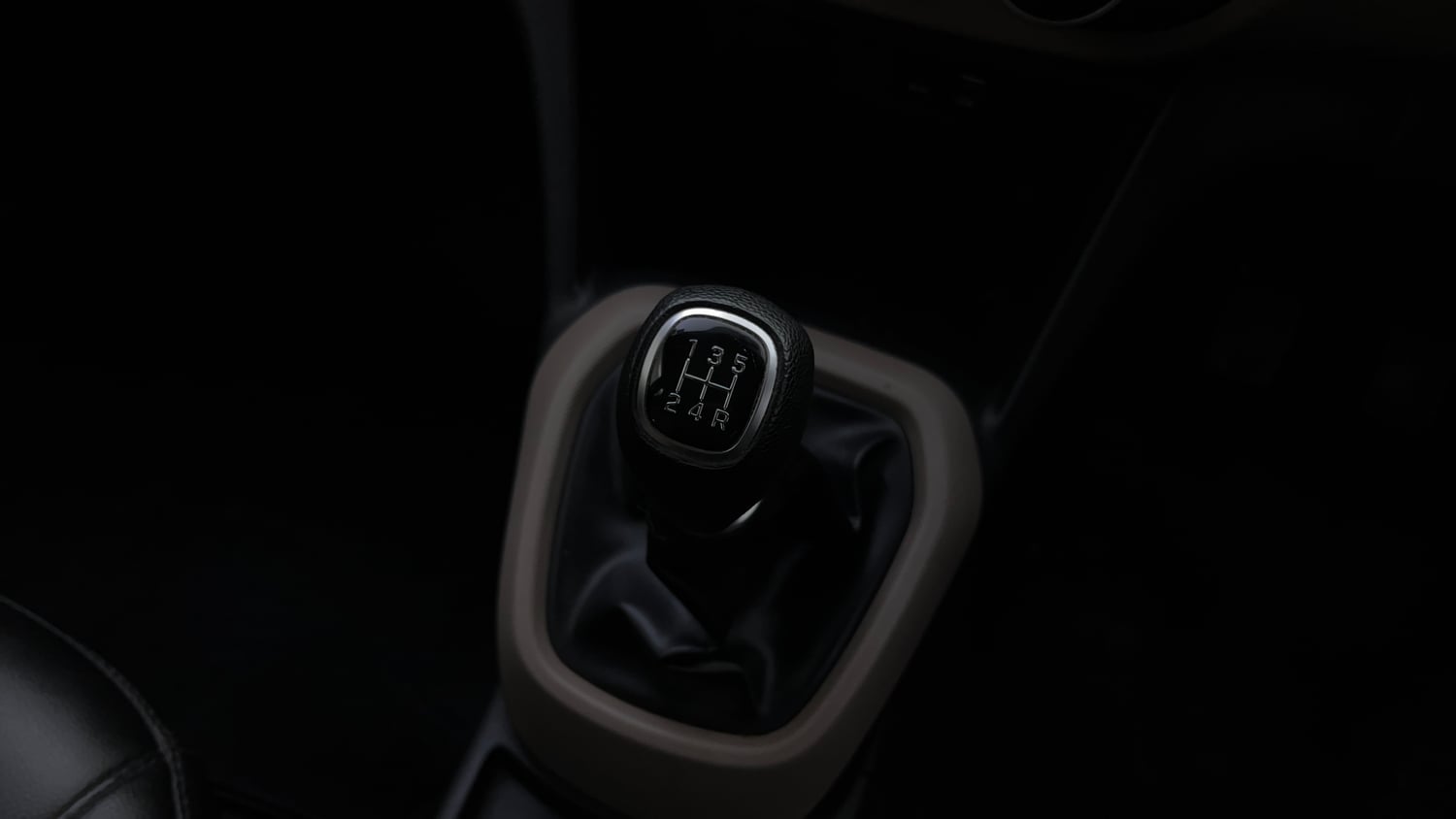 Used 2018 Hyundai Grand i10 Sportz 1.2 Kappa VTVT Petrol Manual interior GEAR  KNOB VIEW