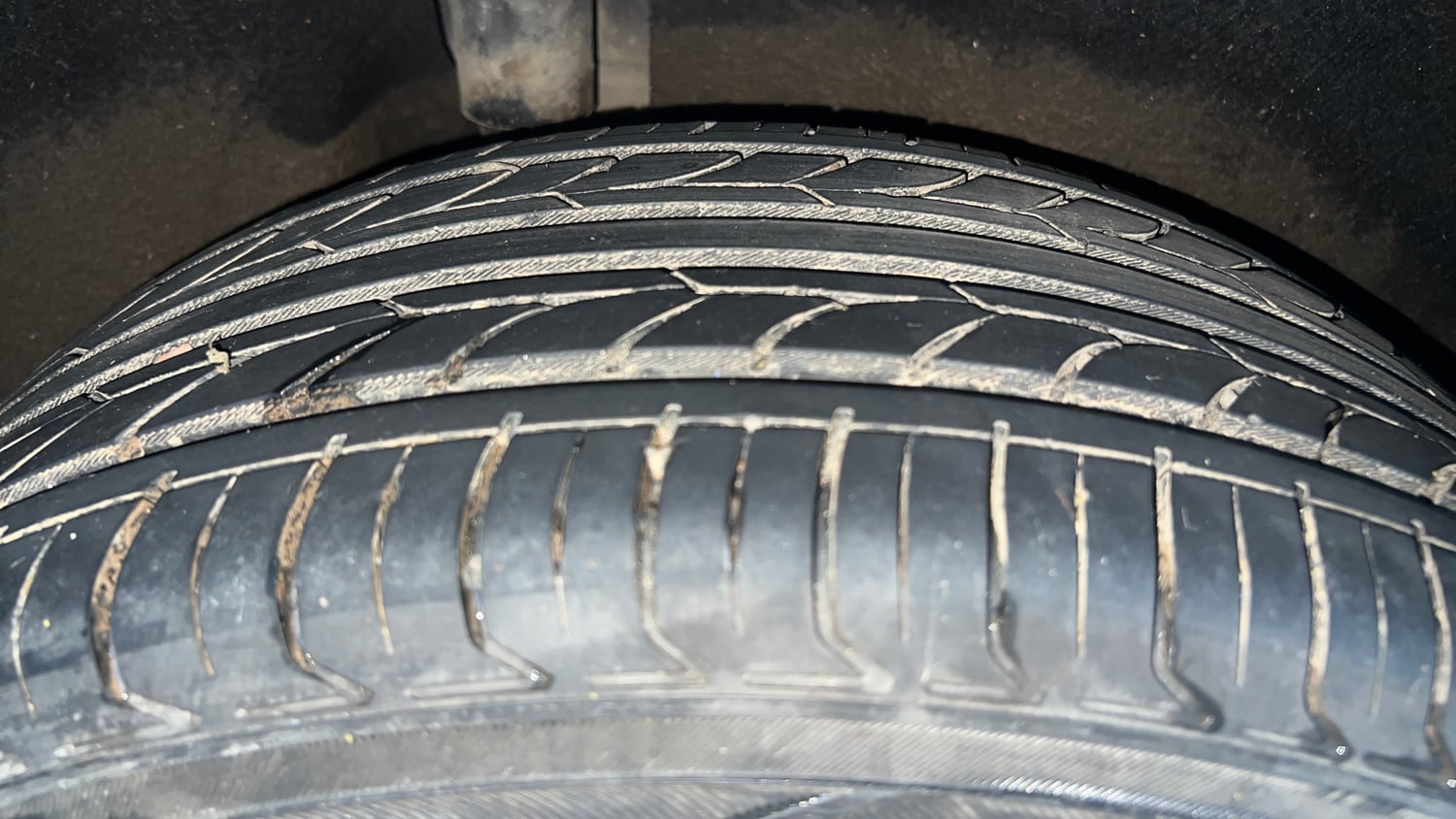 Used 2020 Ford EcoSport S MT 1.5 Ti-VCT Petrol Manual tyres RIGHT REAR TYRE TREAD VIEW