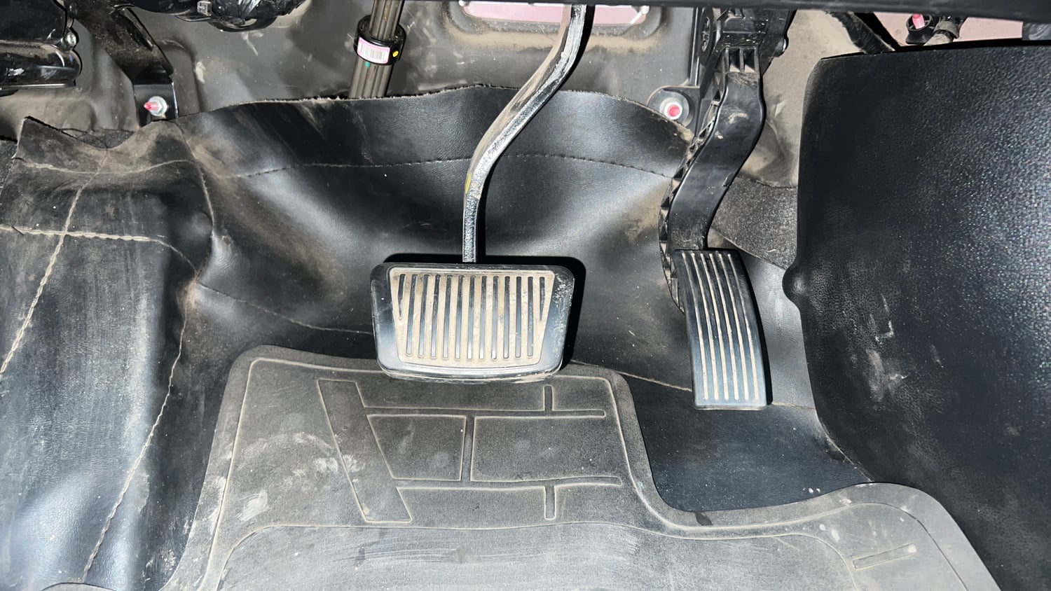 Used 2019 Hyundai Venue SX Plus 1.0 Turbo DCT Petrol Automatic interior PEDALS VIEW