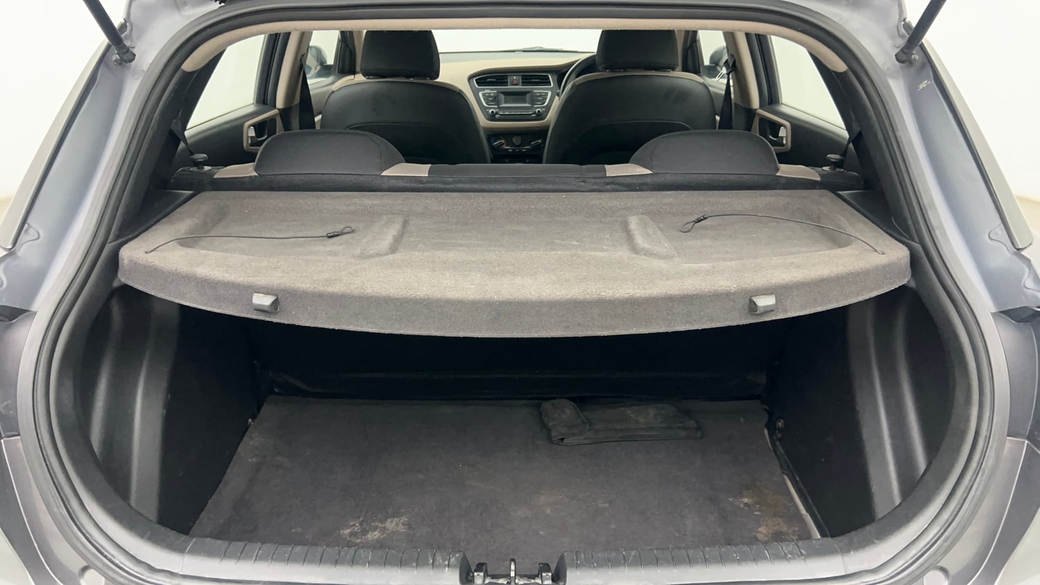 Used 2018 Hyundai Elite i20 Sportz 1.2 Petrol Manual interior DICKY INSIDE VIEW