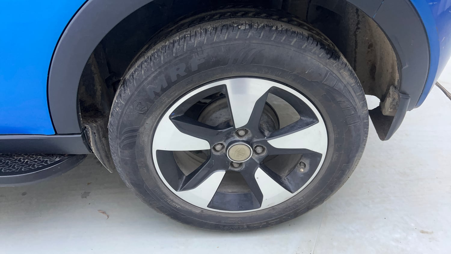 Used 2018 Tata Nexon XZA Plus Diesel Diesel Automatic tyres LEFT REAR TYRE RIM VIEW