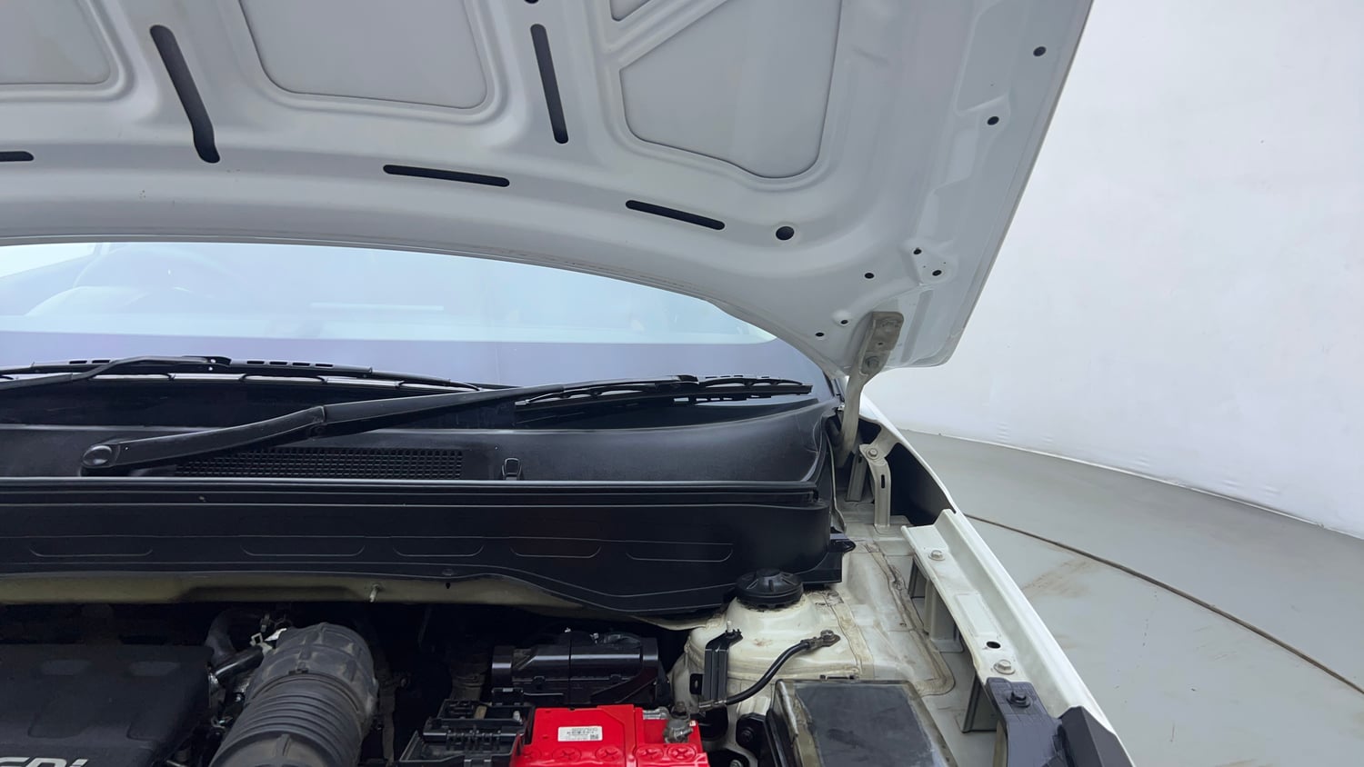 Used 2019 Hyundai Venue SX Plus 1.0 Turbo DCT Petrol Automatic engine ENGINE LEFT SIDE HINGE & APRON VIEW