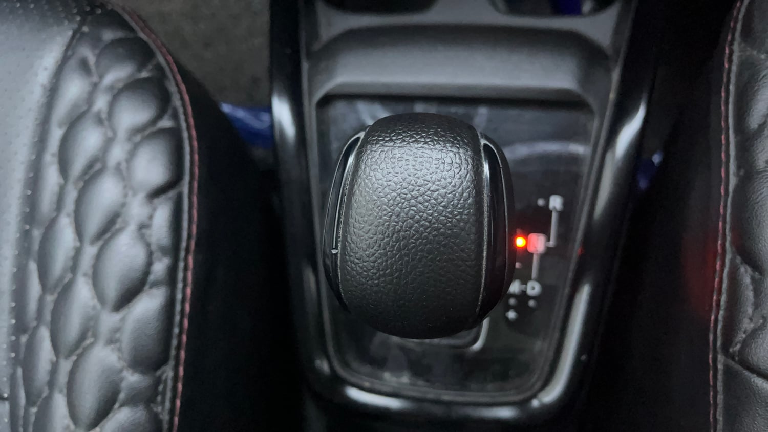 Used 2024 Maruti Suzuki Swift ZXi Plus Dual Tone AMT Petrol Automatic interior GEAR  KNOB VIEW
