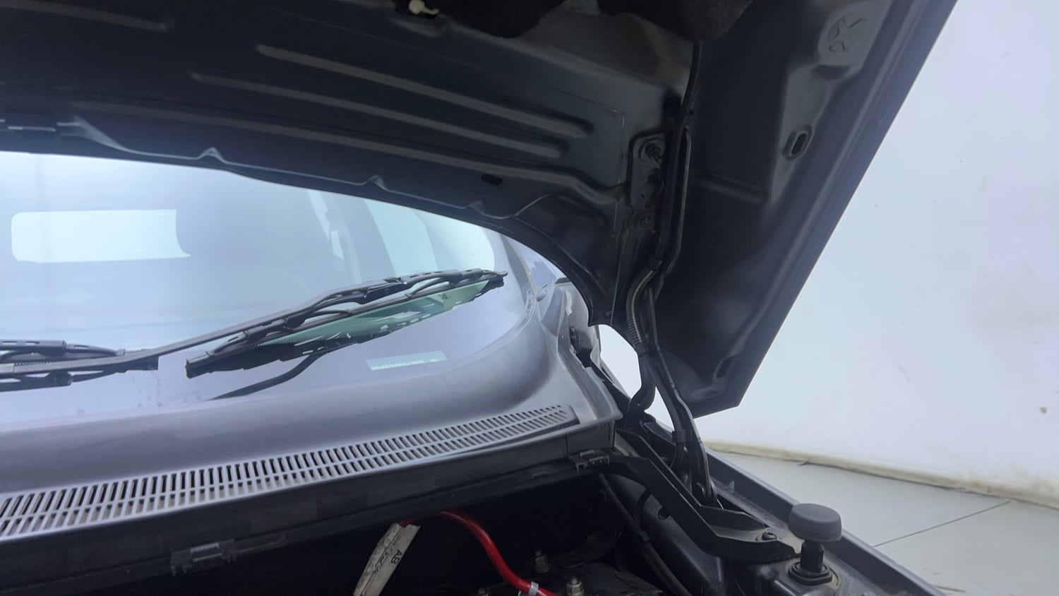 Used 2020 Ford EcoSport Titanium 1.5L TDCi Diesel Manual engine ENGINE LEFT SIDE HINGE & APRON VIEW