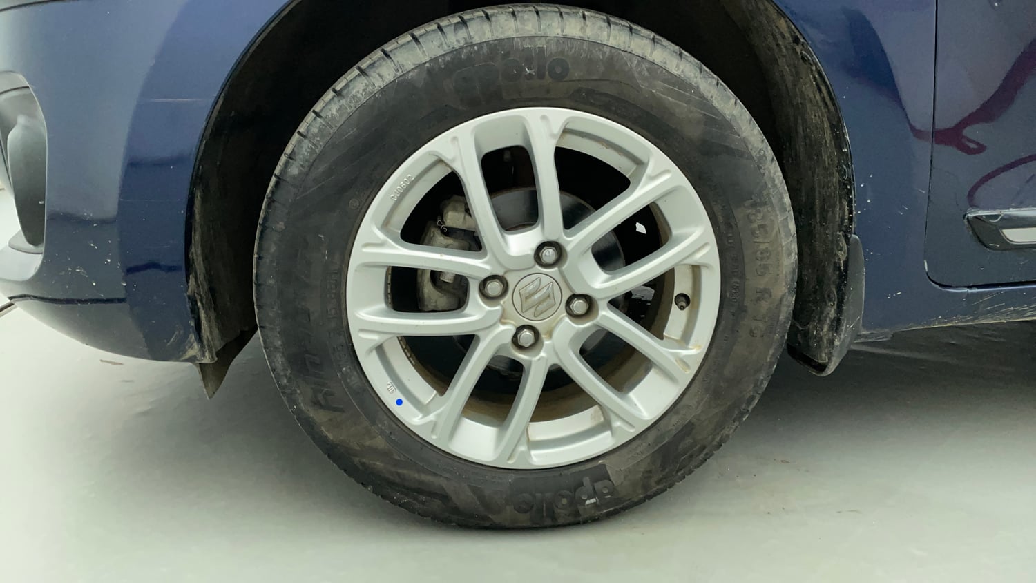 Used 2021 Maruti Suzuki Swift ZXi Petrol Manual tyres LEFT FRONT TYRE RIM VIEW