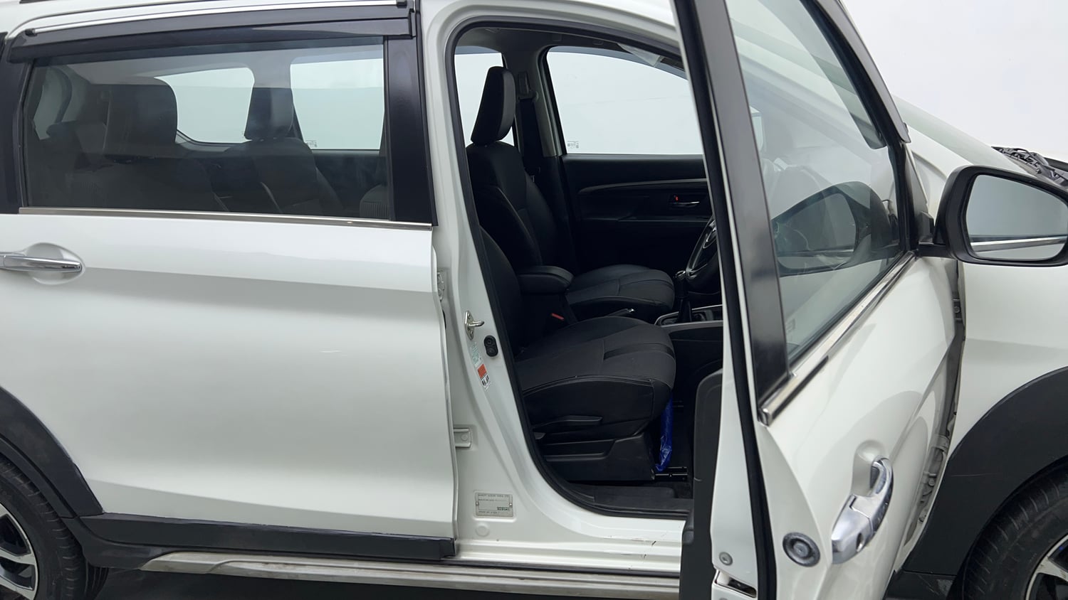Used 2024 Maruti Suzuki XL6 Zeta MT CNG Cng Manual interior RIGHT SIDE FRONT DOOR CABIN VIEW
