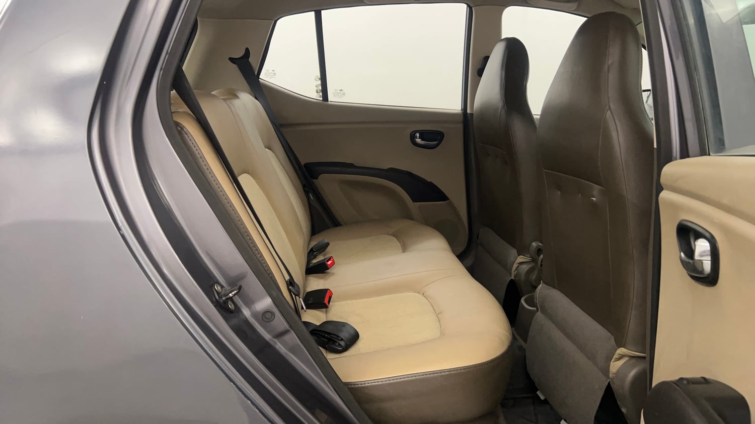 Used 2014 Hyundai i10 Sportz 1.1 iRDE2 Petrol Manual interior RIGHT SIDE REAR DOOR CABIN VIEW