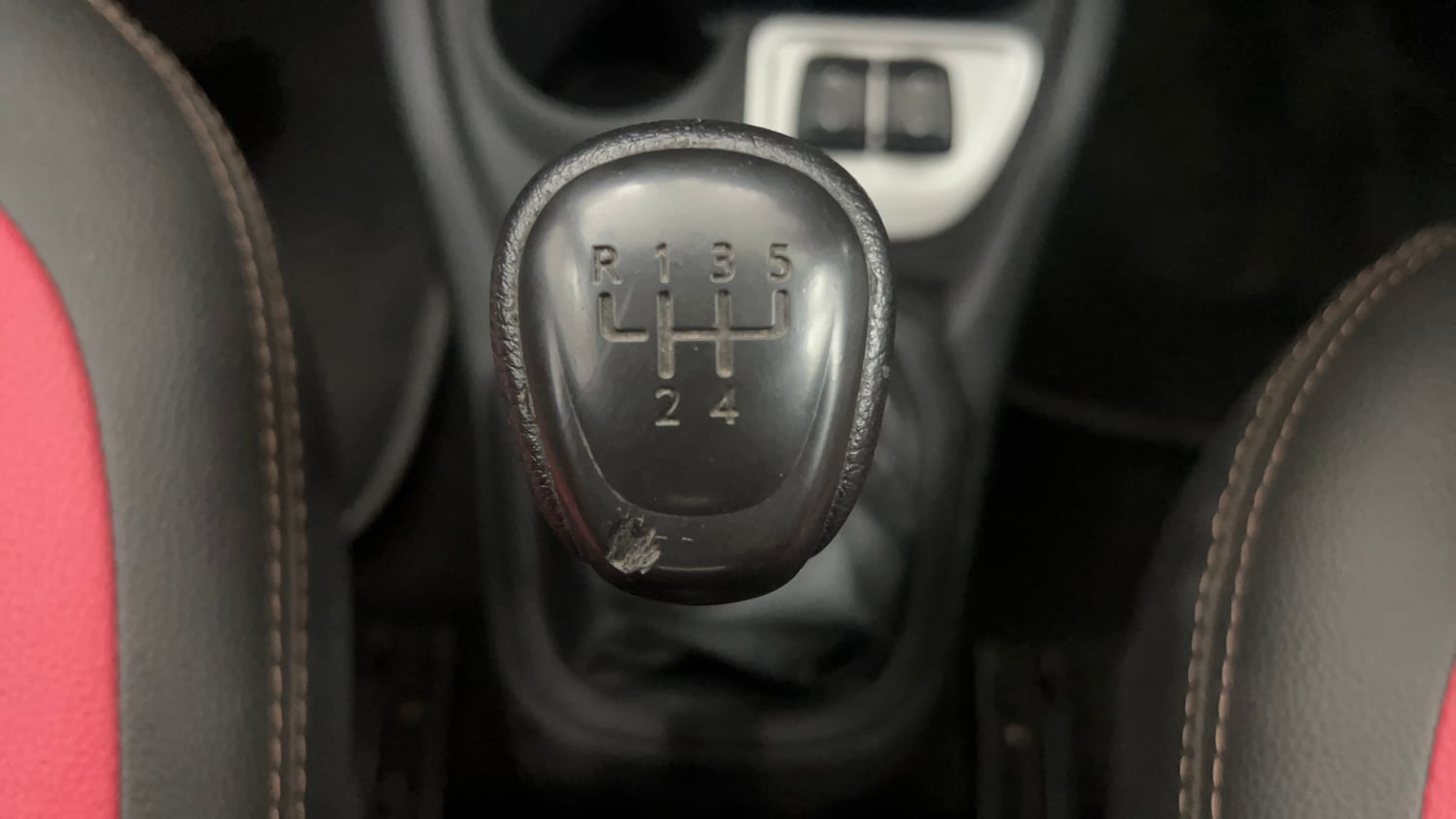 Used 2018 Datsun Redi-GO T(O) 1.0 Petrol Manual interior GEAR  KNOB VIEW