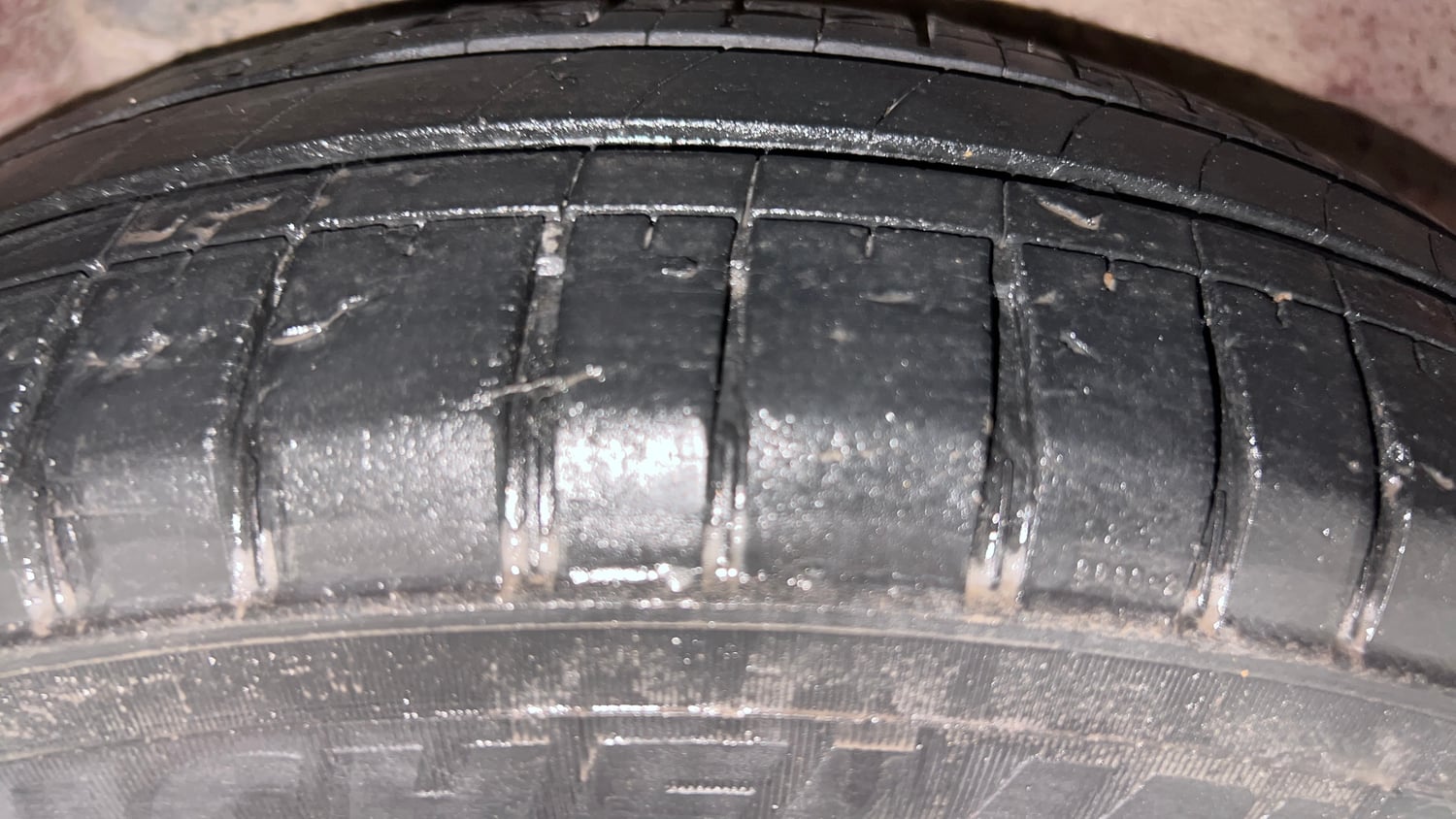 Used 2013 Hyundai i10 Sportz 1.2 AT Kappa2 Petrol Automatic tyres LEFT REAR TYRE TREAD VIEW