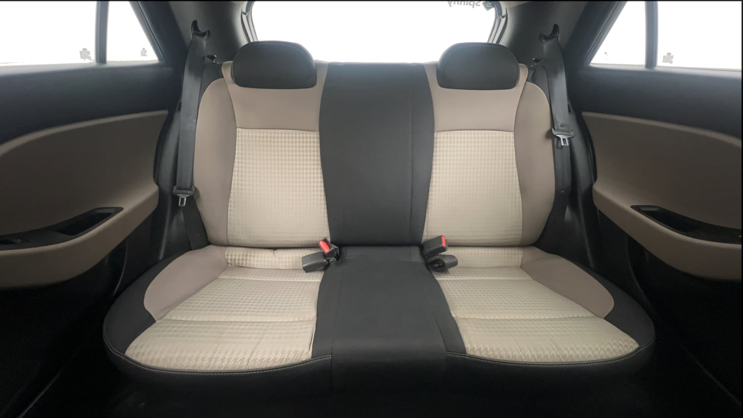 Used 2018 Hyundai Elite i20 Sportz 1.2 Petrol Manual interior REAR SEAT CONDITION VIEW