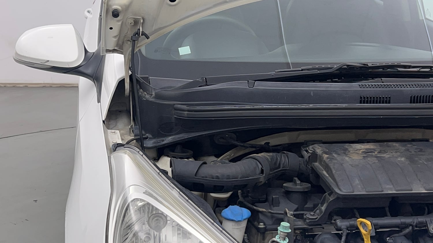 Used 2018 Hyundai Grand i10 Sportz 1.2 Kappa VTVT Petrol Manual engine ENGINE RIGHT SIDE HINGE & APRON VIEW
