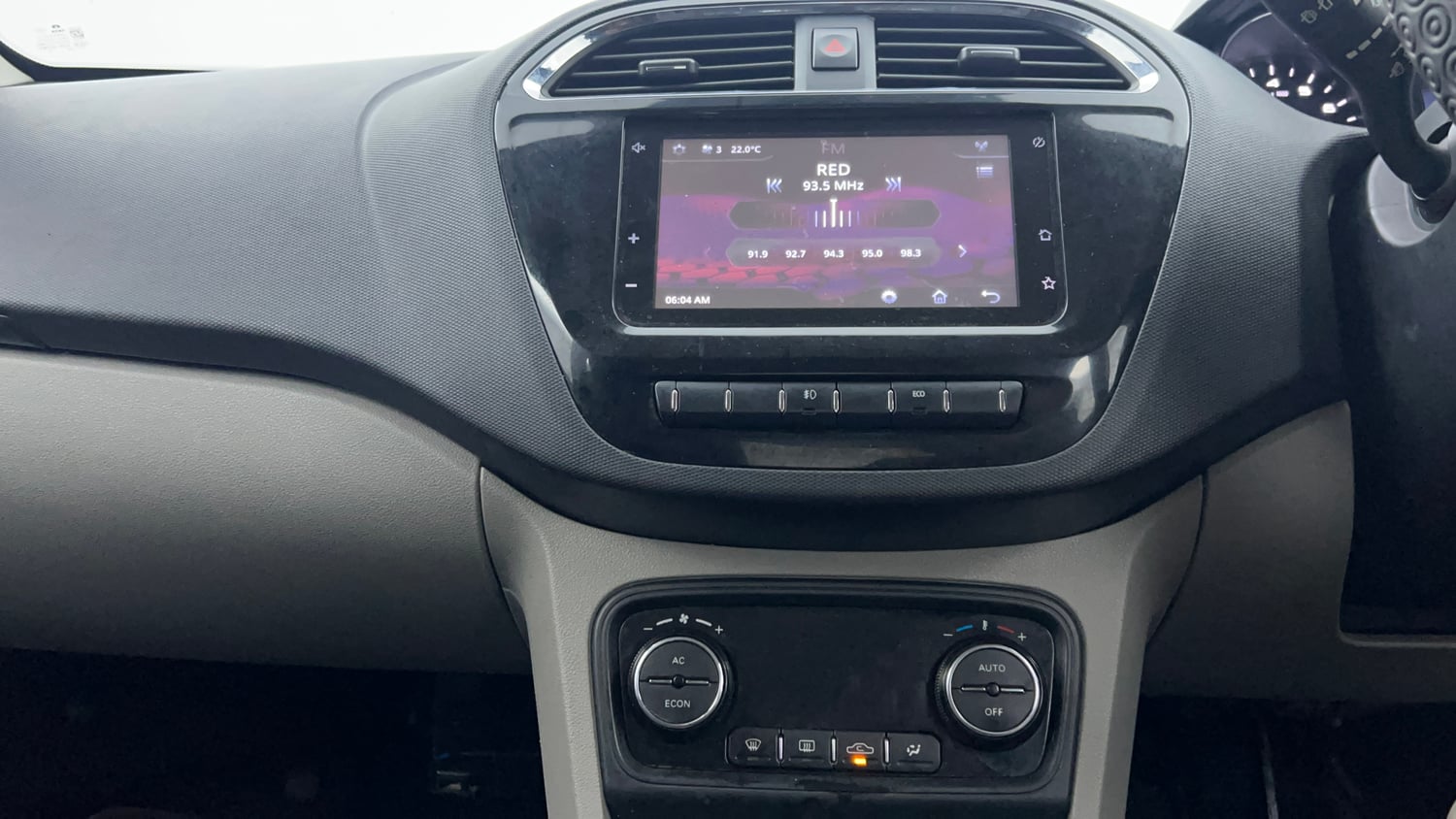 Used 2019 Tata Tiago Revotron XZ Plus Petrol Manual interior MUSIC SYSTEM & AC CONTROL VIEW