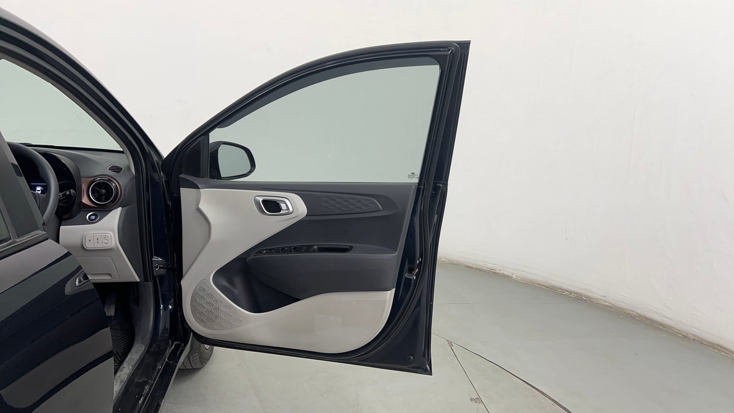 Used 2024 Hyundai Aura SX 1.2 CNG Cng Manual interior RIGHT FRONT DOOR OPEN VIEW
