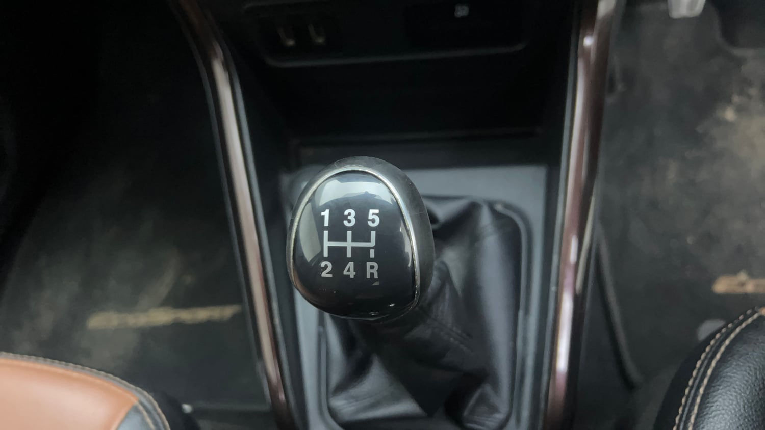 Used 2020 Ford EcoSport Thunder Edition Diesel Diesel Manual interior GEAR  KNOB VIEW