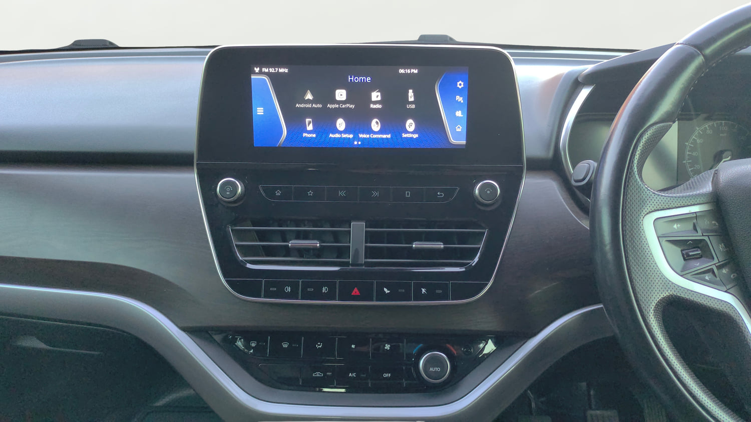 Used 2019 Tata Harrier XZ Diesel Manual interior MUSIC SYSTEM & AC CONTROL VIEW