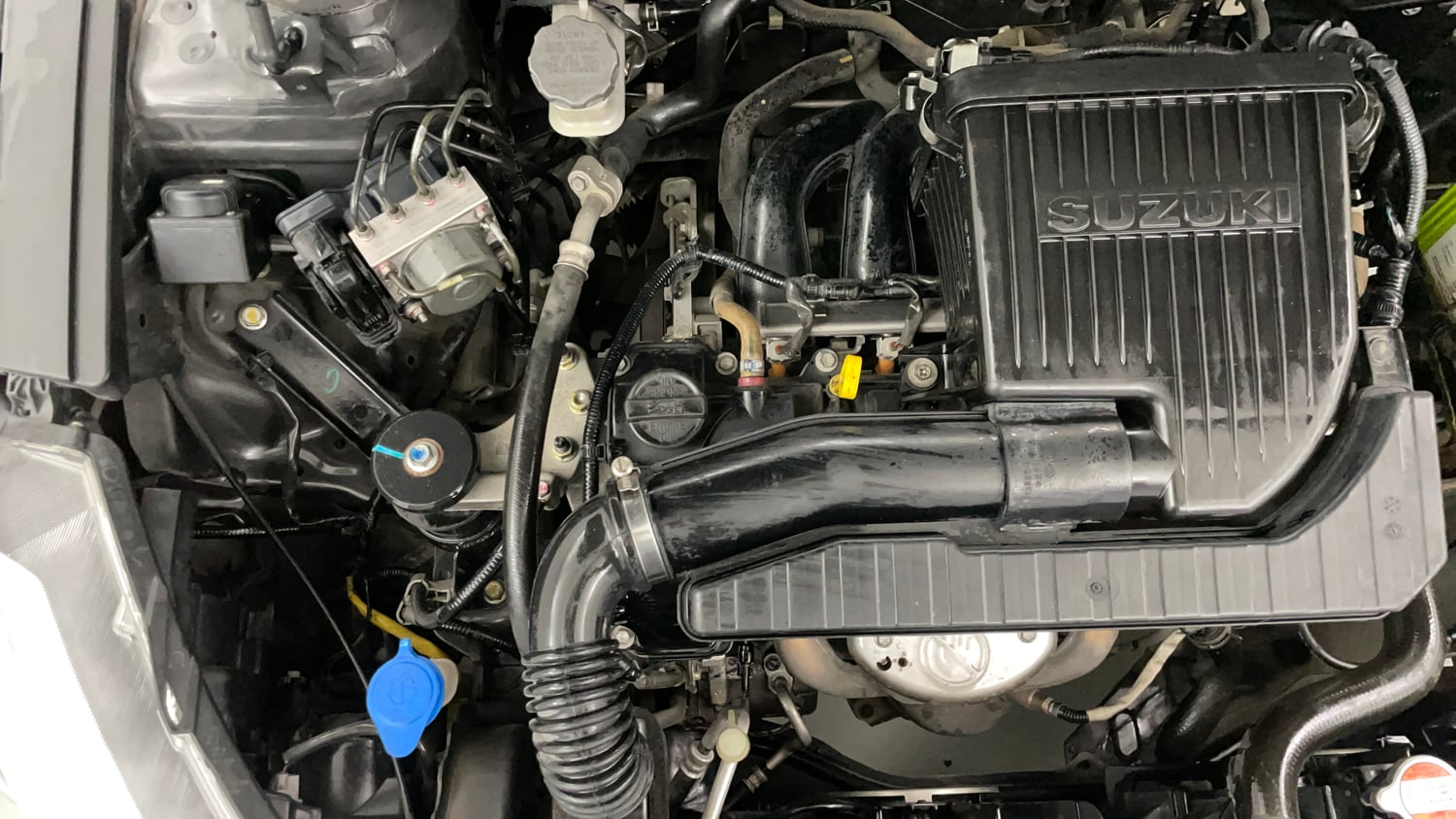 Used 2017 Maruti Suzuki Ciaz Alpha 1.4 MT Petrol Manual engine ENGINE RIGHT SIDE VIEW