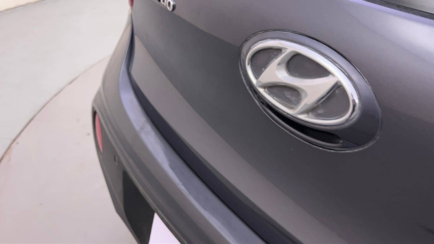 Used 2017 Hyundai Grand i10 Sportz (O) AT 1.2 Kappa VTVT Petrol Automatic dents MINOR SCRATCH