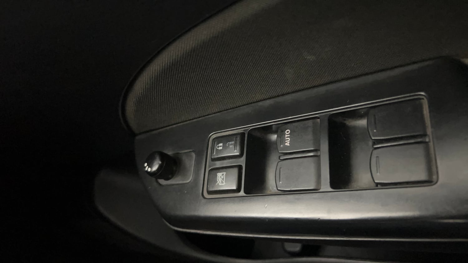 Used 2012 Maruti Suzuki Swift VXi Petrol Manual top_features Adjustable ORVM