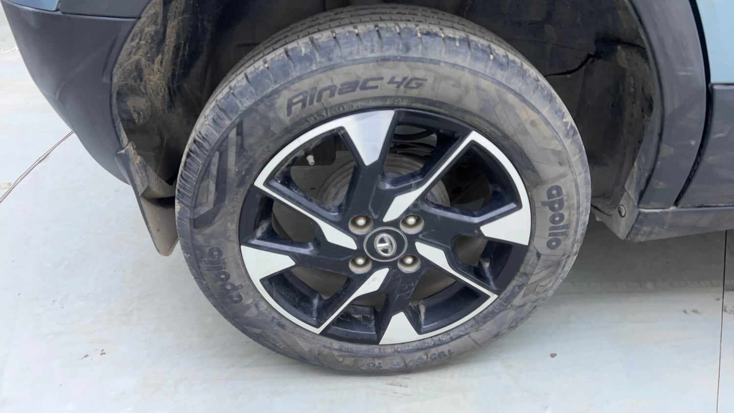 Used 2023 Tata Punch Creative IRA AMT Dual Tone Petrol Automatic tyres RIGHT REAR TYRE RIM VIEW