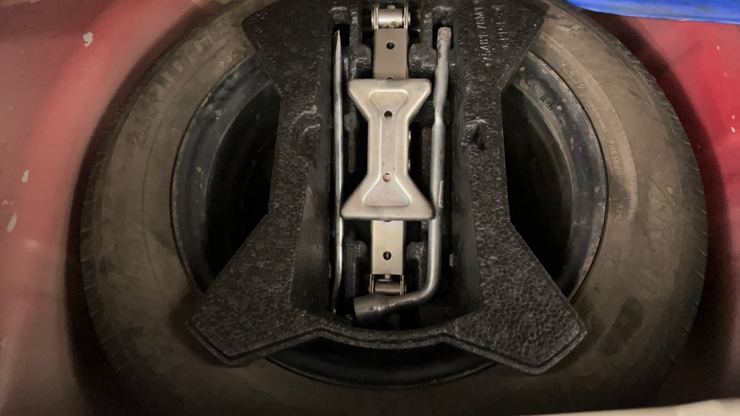 Used 2016 Maruti Suzuki Celerio ZXi AMT Petrol Automatic tyres SPARE TYRE VIEW