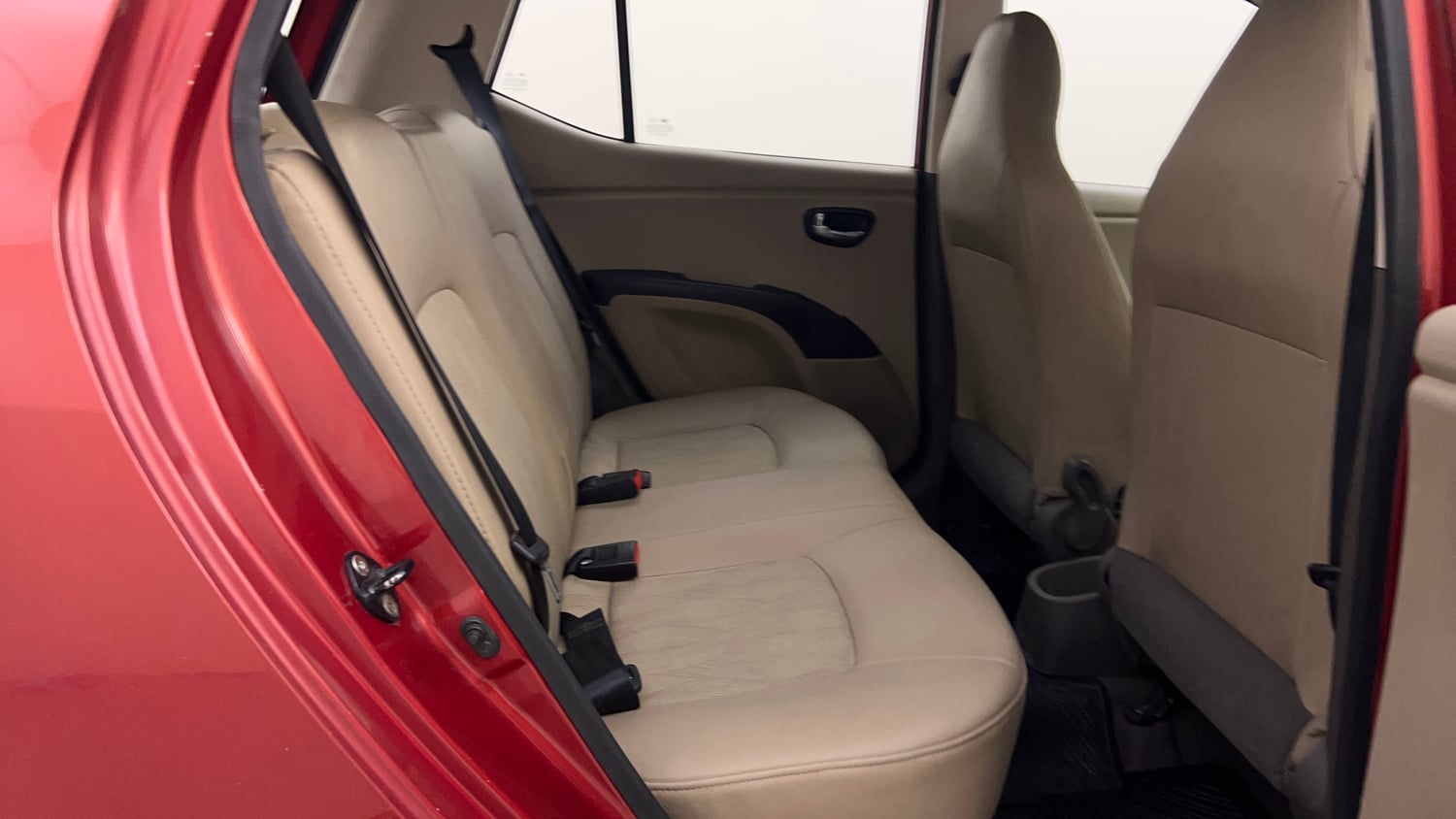 Used 2013 Hyundai i10 Magna 1.2 Kappa2 Petrol Manual interior RIGHT SIDE REAR DOOR CABIN VIEW