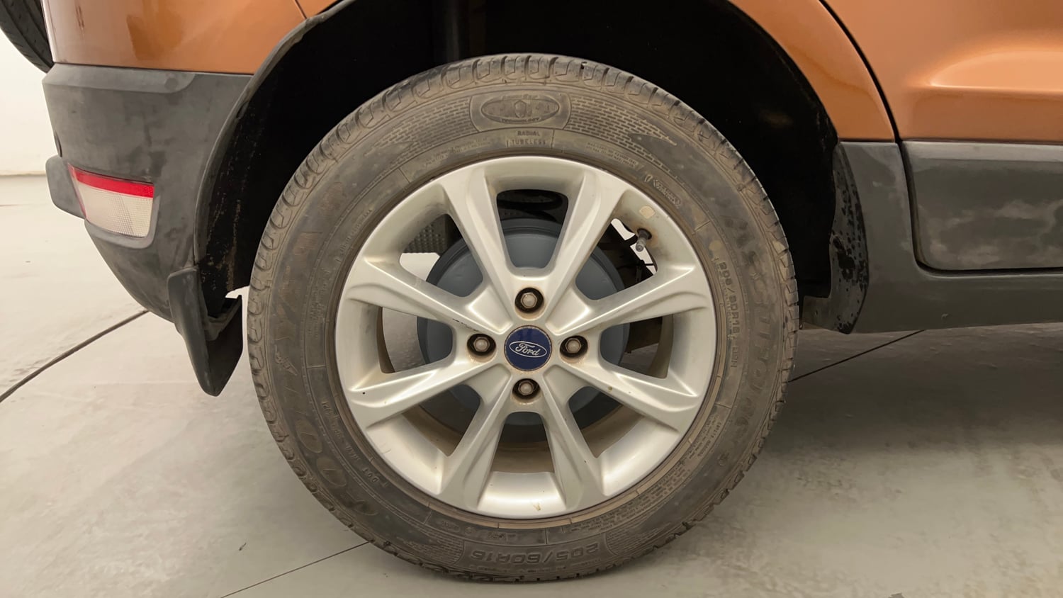 Used 2018 Ford EcoSport Titanium 1.5L Ti-VCT Petrol Manual tyres RIGHT REAR TYRE RIM VIEW