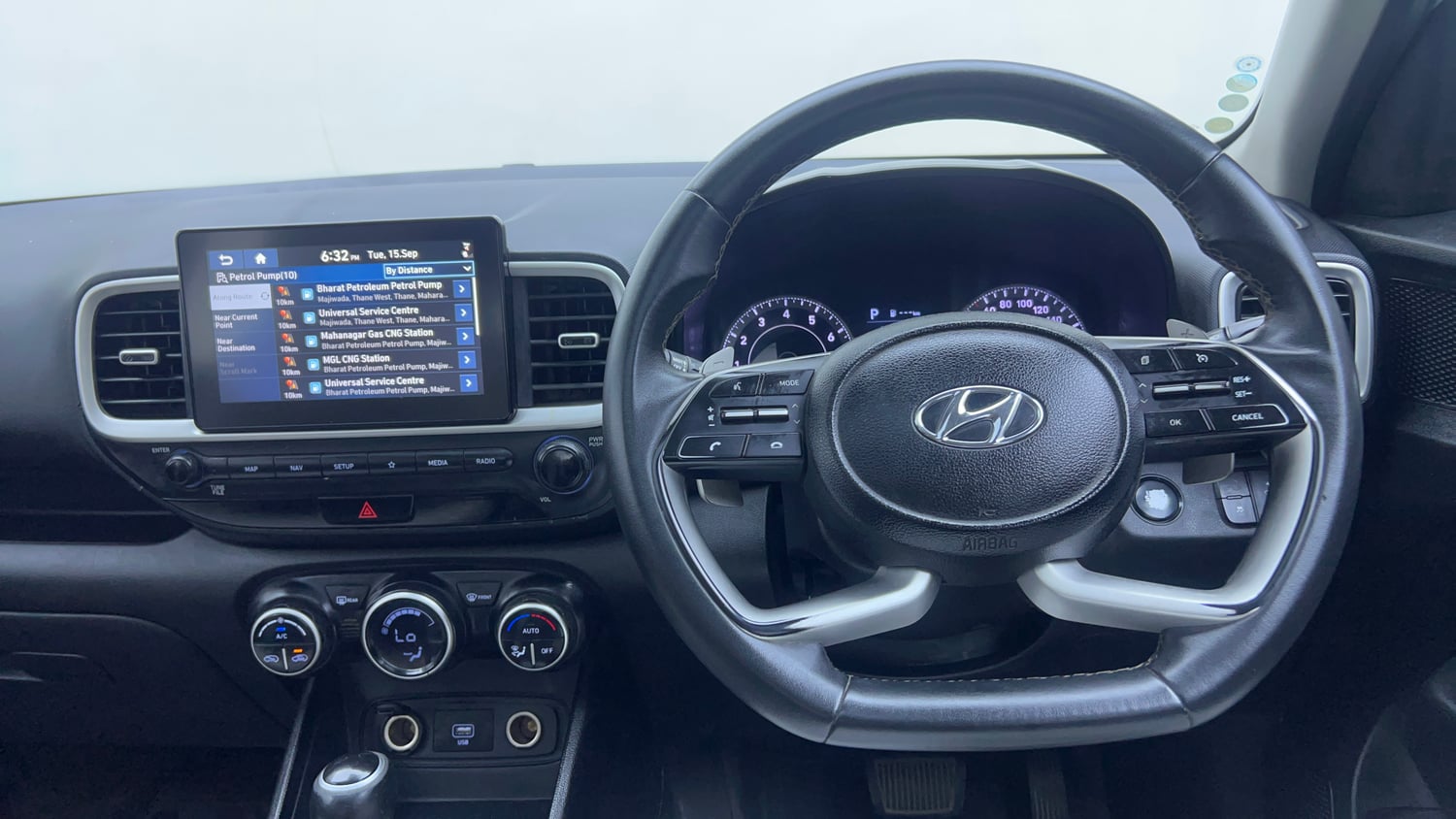 Used 2021 Hyundai Venue SX Plus 1.0 Turbo DCT Petrol Automatic interior STEERING VIEW
