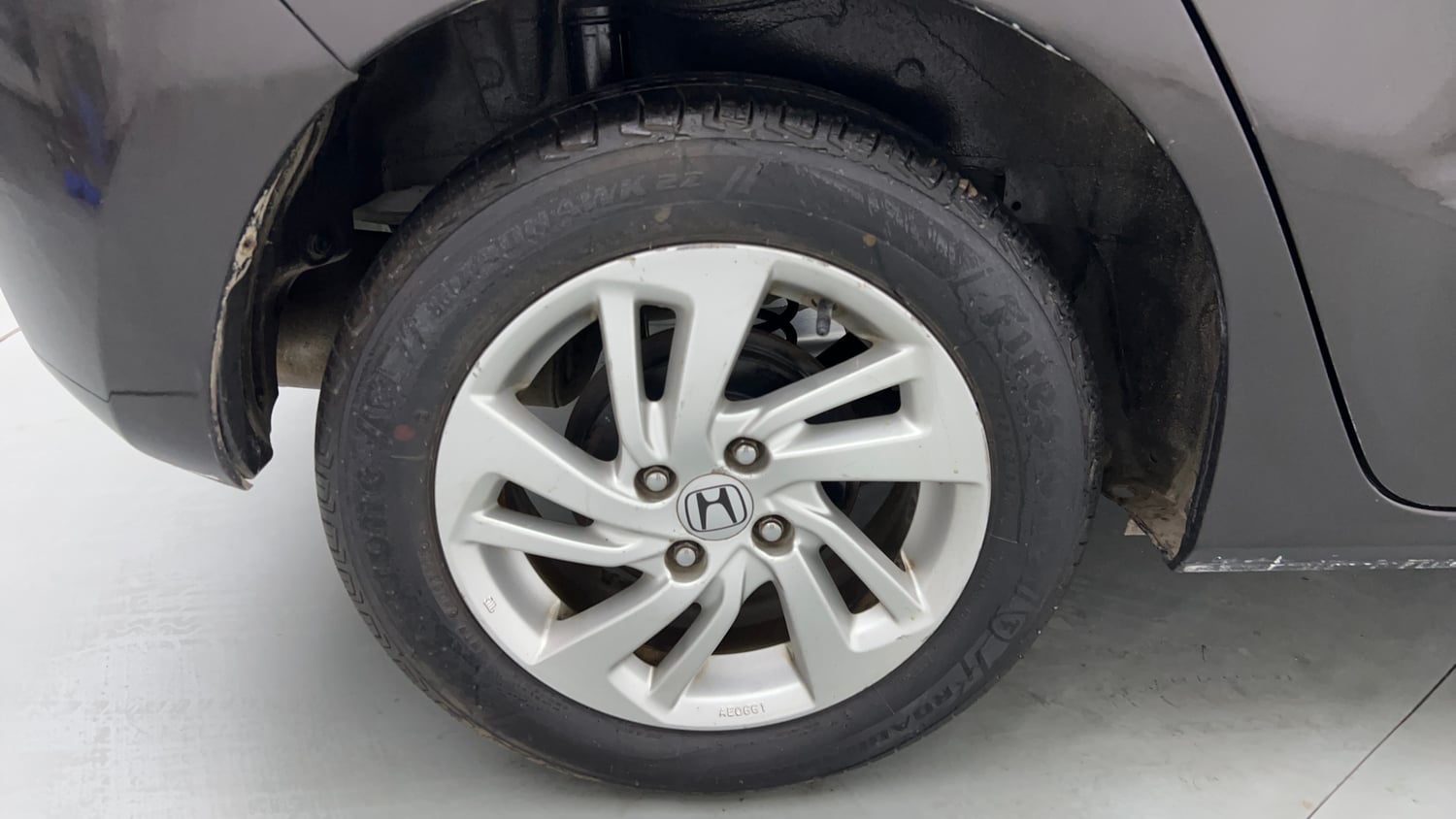Used 2016 Honda Jazz V Petrol Petrol Manual tyres RIGHT REAR TYRE RIM VIEW