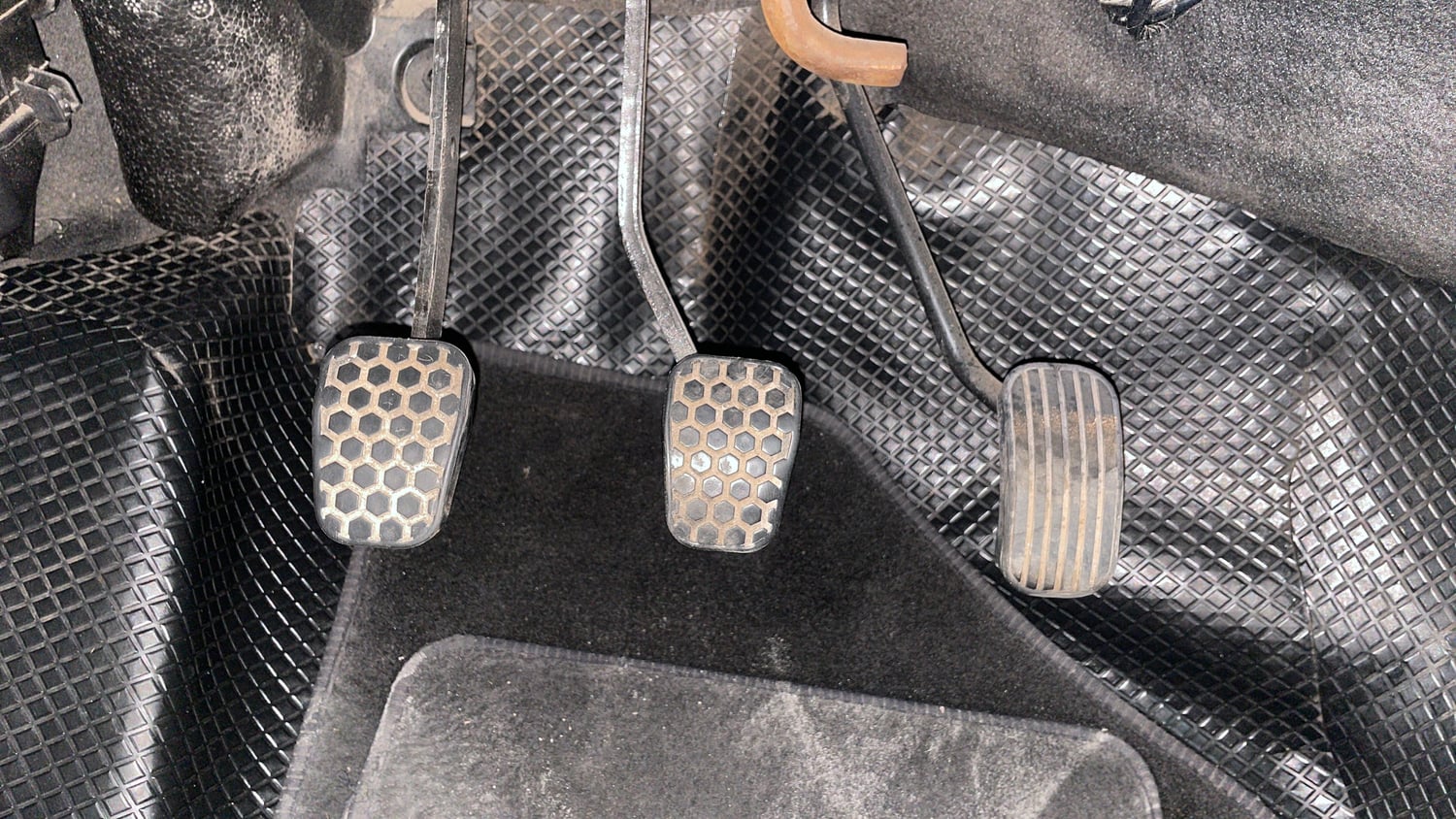 Used 2021 Tata Tiago XT Petrol Manual interior PEDALS VIEW