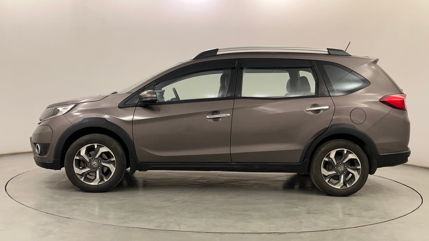 Used 2017 Honda BR-V V CVT Petrol Petrol Automatic exterior LEFT SIDE VIEW