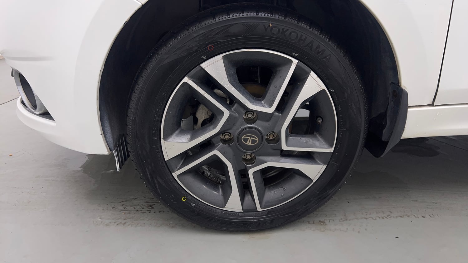 Used 2019 Tata Tiago Revotron XZ Plus Petrol Manual tyres LEFT FRONT TYRE RIM VIEW