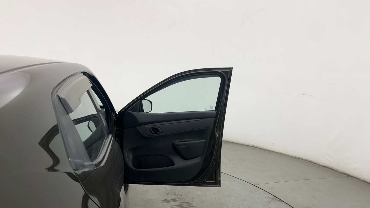 Used 2024 Renault Kwid RXT 1.0L Petrol Manual interior RIGHT FRONT DOOR OPEN VIEW