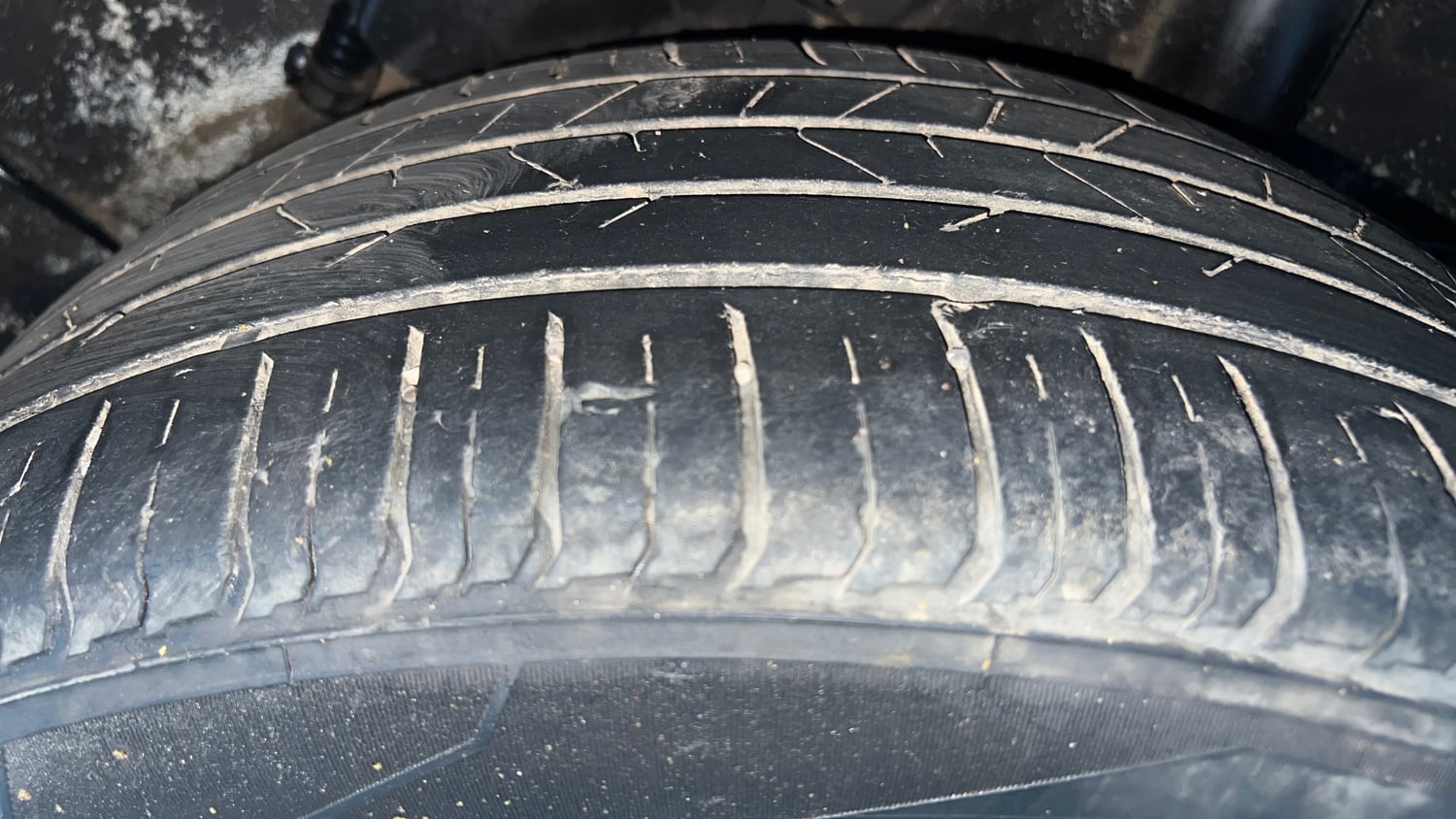 Used 2021 Hyundai Venue SX Plus 1.0 Turbo DCT Petrol Automatic tyres LEFT REAR TYRE TREAD VIEW