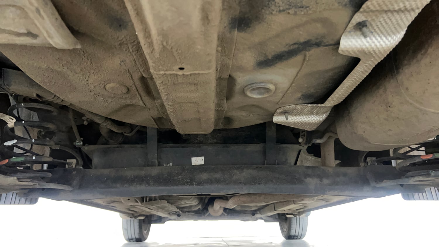 Used 2024 Hyundai Aura SX 1.2 CNG Cng Manual extra REAR UNDERBODY VIEW (TAKEN FROM REAR)