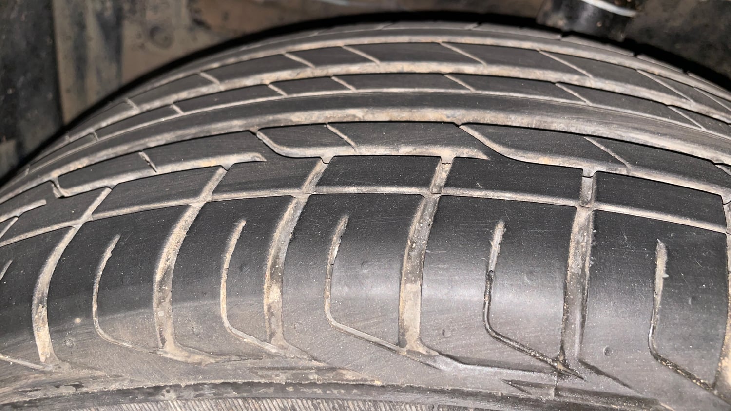 Used 2018 Maruti Suzuki S-Cross Zeta 1.3 Diesel Manual tyres LEFT FRONT TYRE TREAD VIEW