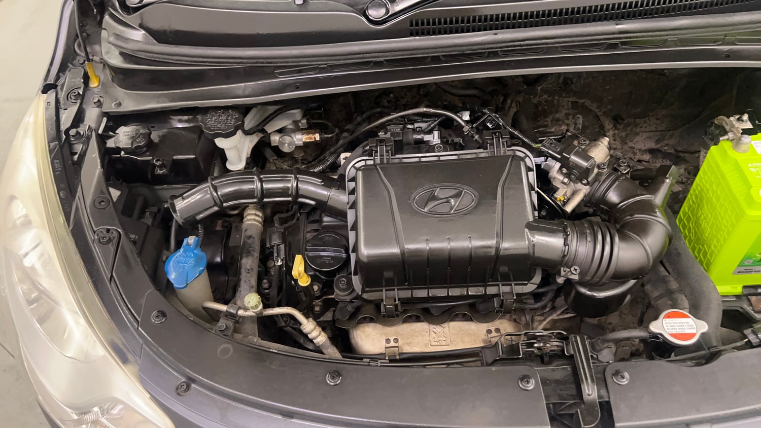 Used 2014 Hyundai i10 Sportz 1.1 iRDE2 Petrol Manual engine ENGINE RIGHT SIDE VIEW
