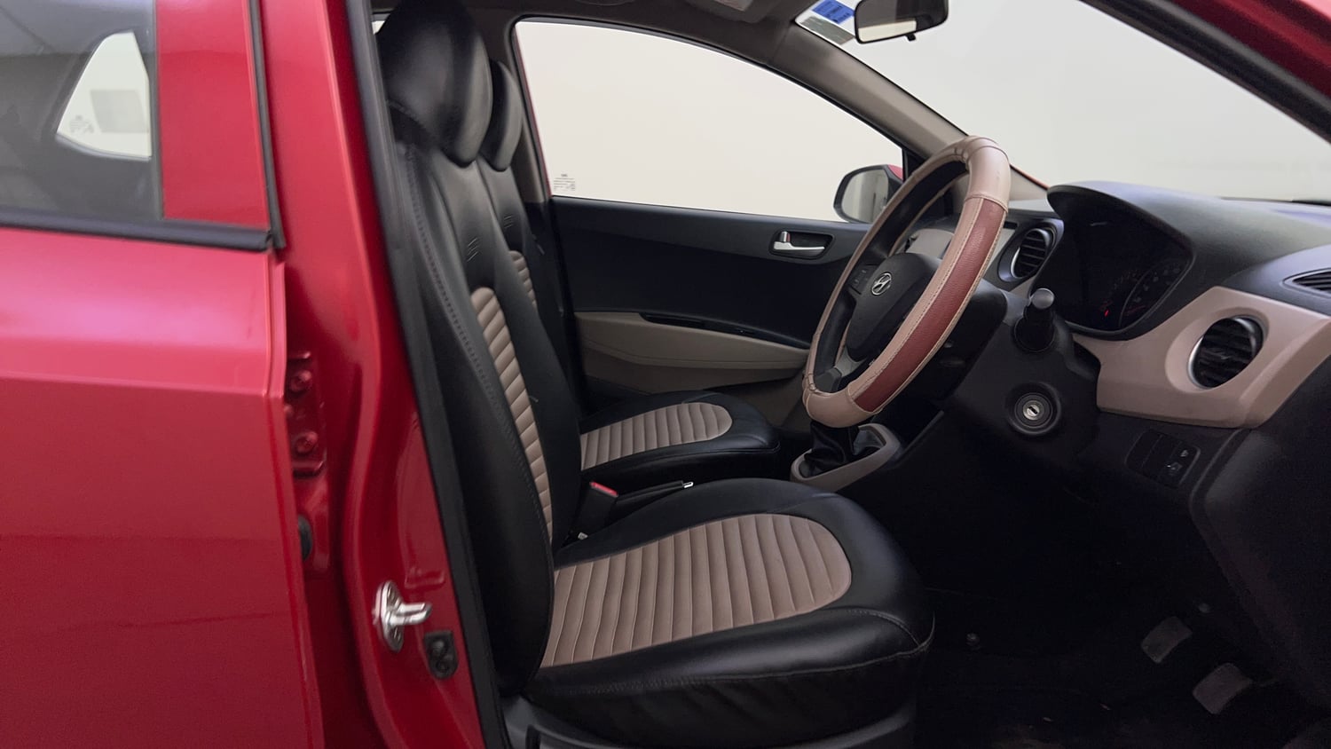 Used 2018 Hyundai Grand i10 Sportz 1.2 Kappa VTVT Petrol Manual interior RIGHT SIDE FRONT DOOR CABIN VIEW
