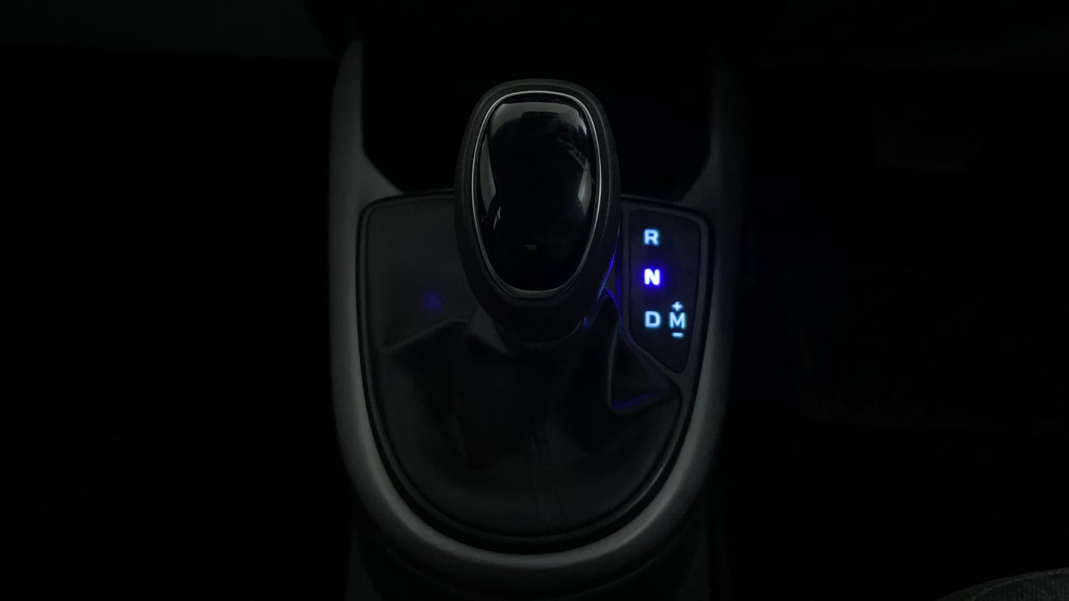 Used 2022 Hyundai Grand i10 Nios Sportz AMT 1.2 Kappa VTVT Petrol Automatic interior GEAR  KNOB VIEW