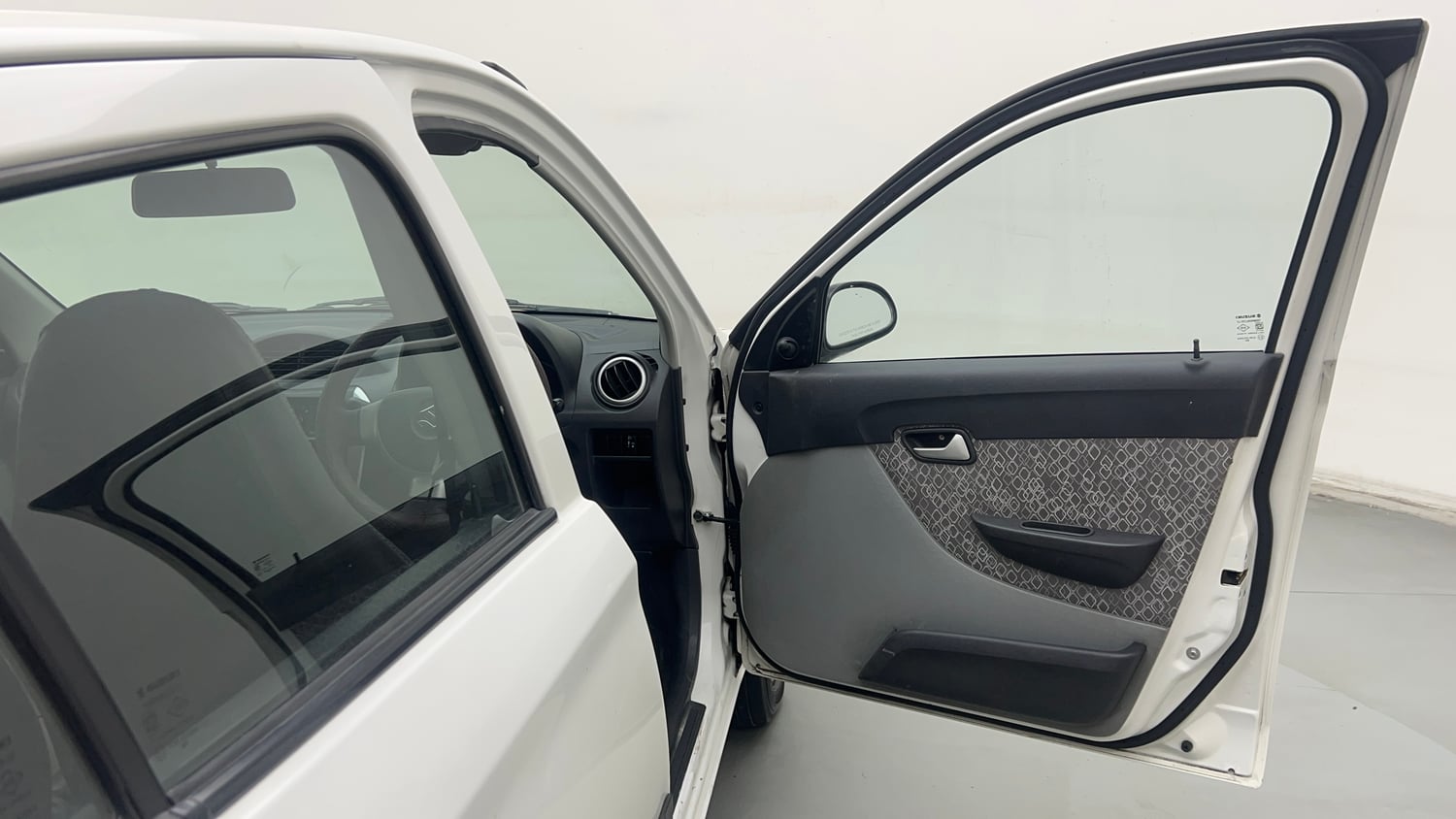 Used 2018 Maruti Suzuki Alto 800 LXi Petrol Manual interior RIGHT FRONT DOOR OPEN VIEW