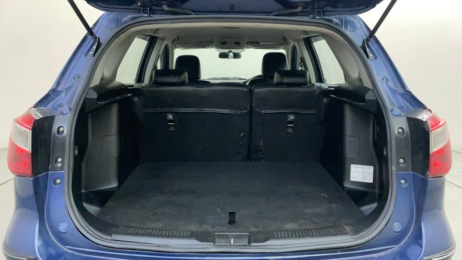 Used 2018 Maruti Suzuki S-Cross Zeta 1.3 Diesel Manual interior DICKY INSIDE VIEW