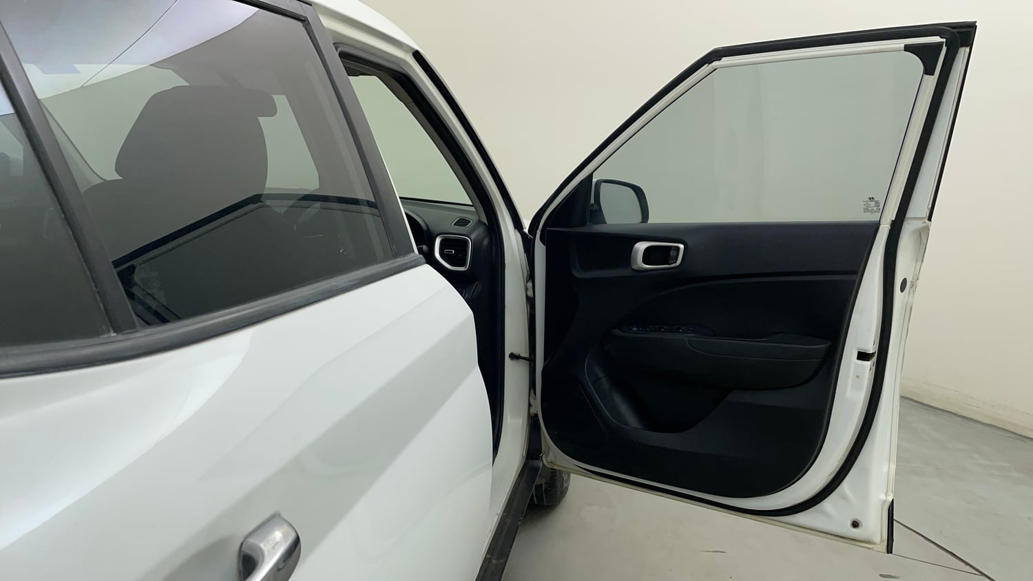 Used 2019 Hyundai Venue SX Plus 1.0 Turbo DCT Petrol Automatic interior RIGHT FRONT DOOR OPEN VIEW