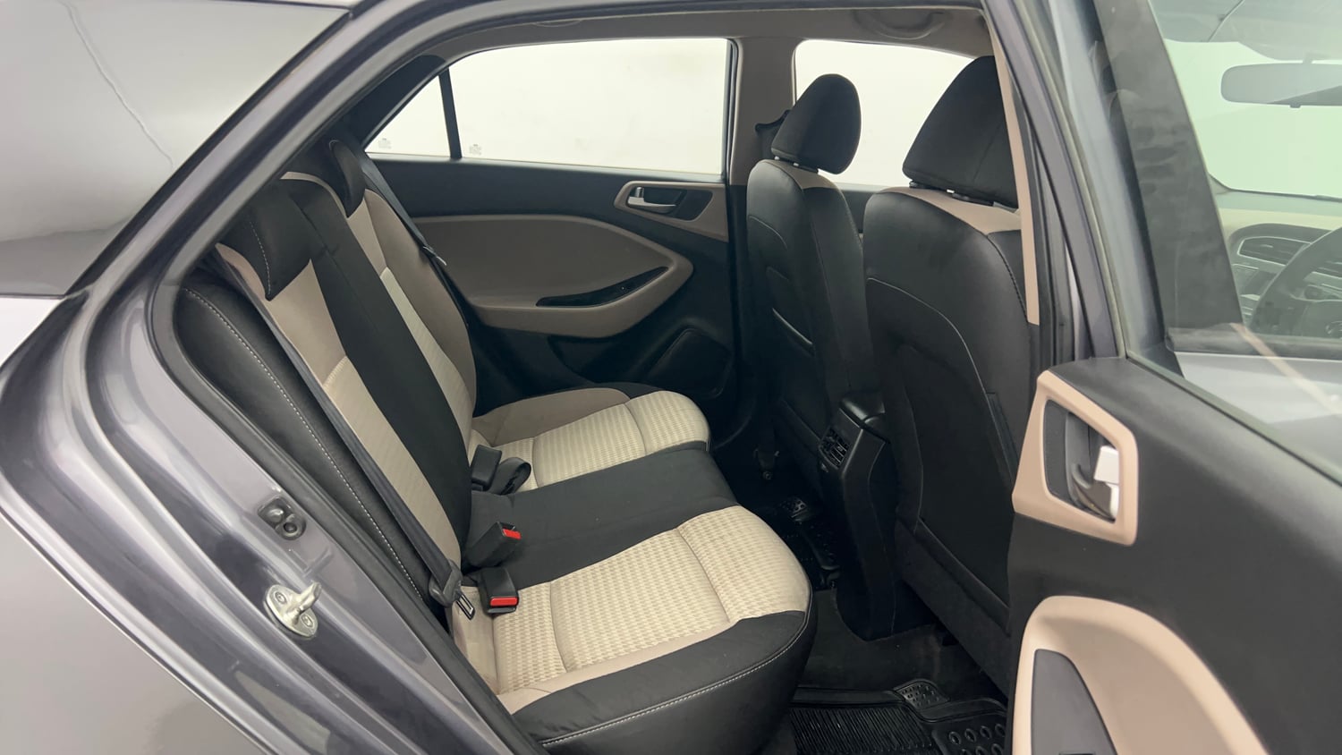 Used 2018 Hyundai Elite i20 Sportz 1.2 Petrol Manual interior RIGHT SIDE REAR DOOR CABIN VIEW