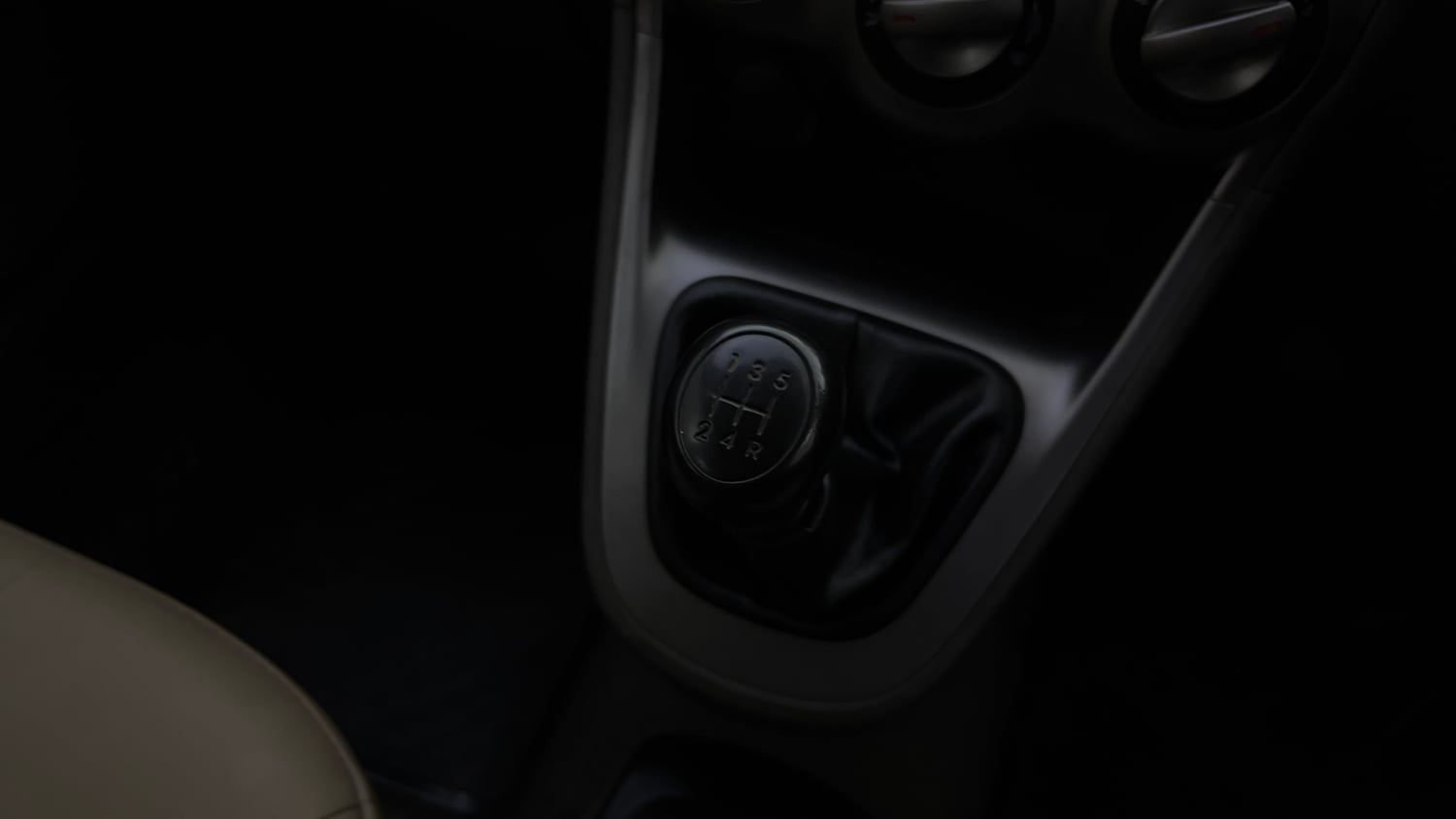 Used 2013 Hyundai i10 Magna 1.2 Kappa2 Petrol Manual interior GEAR  KNOB VIEW