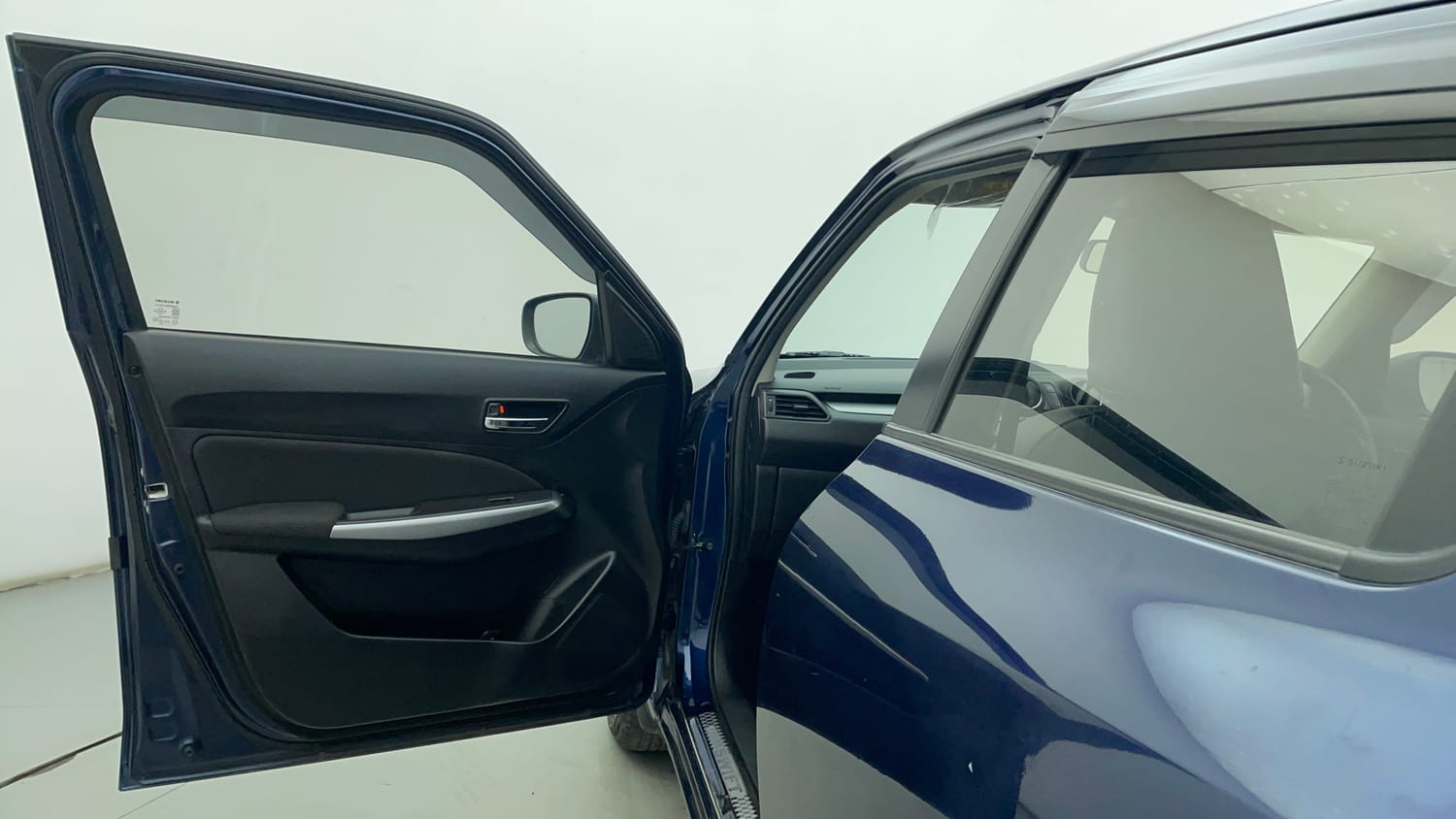 Used 2021 Maruti Suzuki Swift ZXi Petrol Manual interior LEFT FRONT DOOR OPEN VIEW