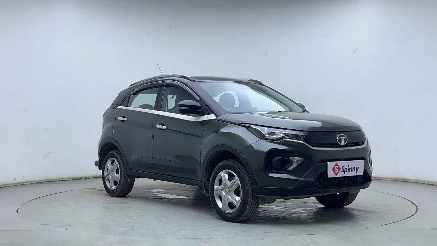 Used 2022 Tata Nexon XMA Petrol Automatic exterior RIGHT FRONT CORNER VIEW